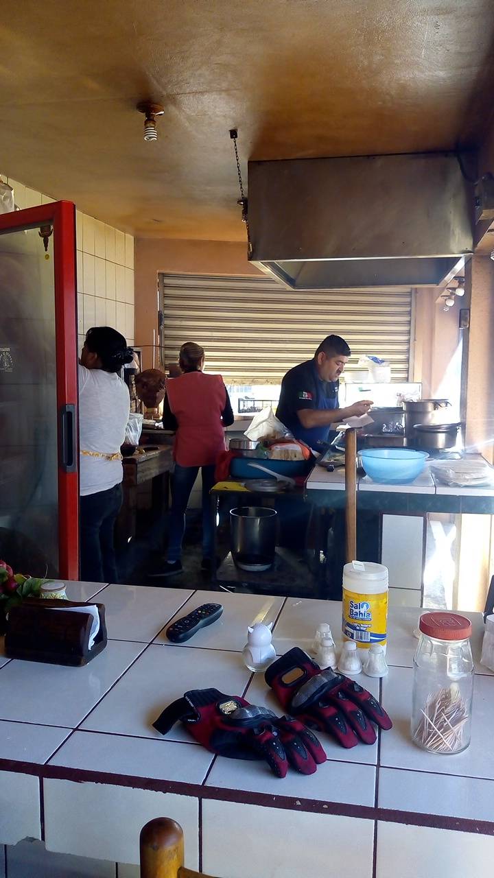 Tacos Mago El huevon | restaurant | Av. Rampa Quetzalcoatl 7103-7114, Colinas de Aragon, 22710 Rosarito, B.C., Mexico | 016611019158 OR +52 661 101 9158