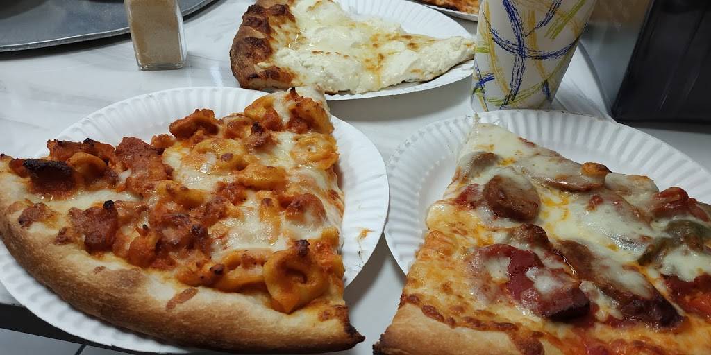 Paisanos Pizza & Catering | restaurant | 708 Portion Rd, Ronkonkoma, NY 11779, USA | 6316764588 OR +1 631-676-4588