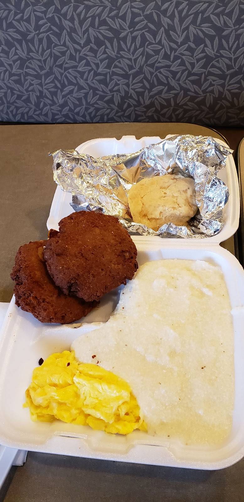 Old Redford Kitchen & Cafe | restaurant | 3220, 21733 Grand River Ave, Detroit, MI 48219, USA | 3136939929 OR +1 313-693-9929