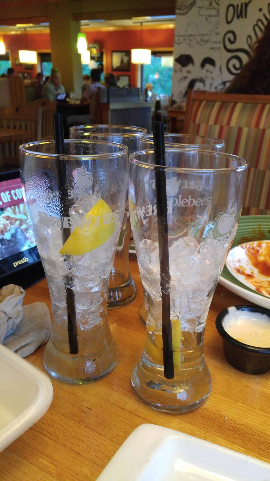 Applebees Grill + Bar | restaurant | 30 Crestview Hills Mall Rd, Crestview Hills, KY 41017, USA | 8593416708 OR +1 859-341-6708