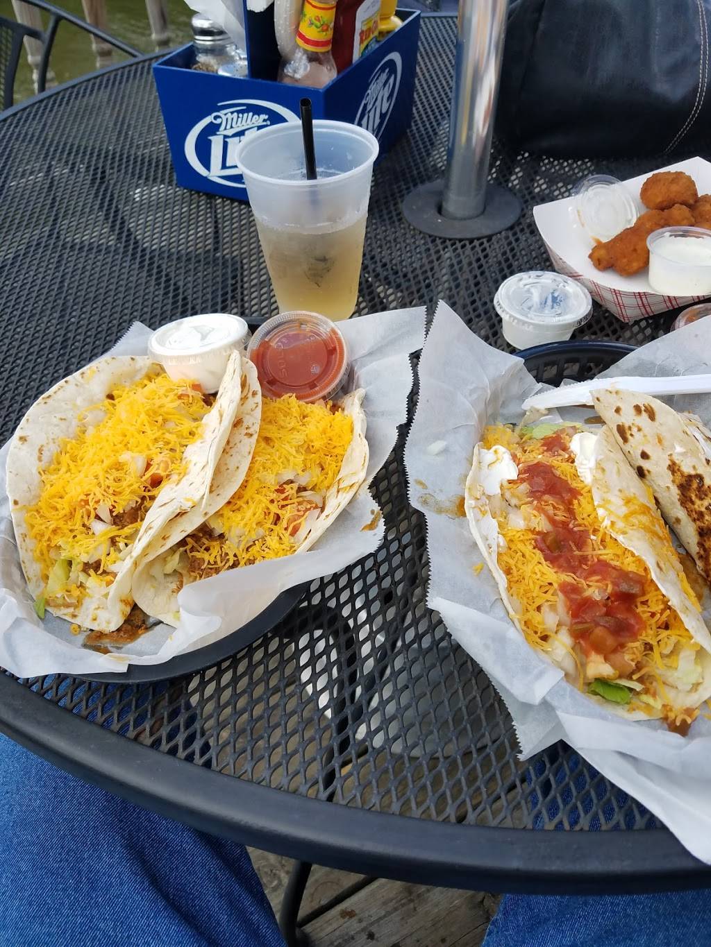 Leez Place | restaurant | 2738 N 48th Rd, Sandwich, IL 60548, USA | 8154984499 OR +1 815-498-4499