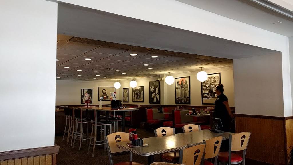 Friendlys | restaurant | 482 N Main St, Leominster, MA 01453, USA | 9785379787 OR +1 978-537-9787