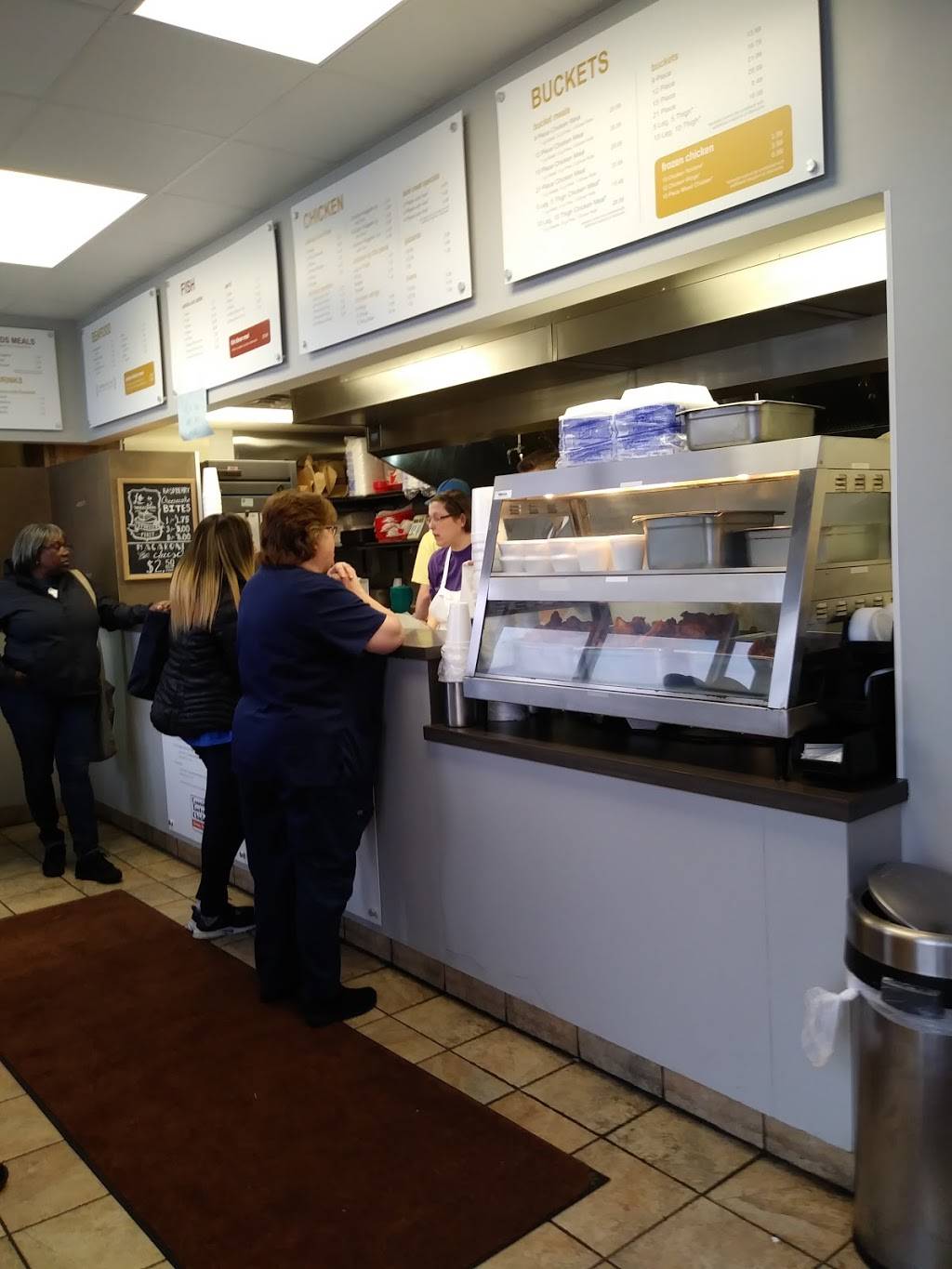 Cousins Tasty Chicken | restaurant | 1209 Leonard St NE, Grand Rapids, MI 49505, USA | 6164565244 OR +1 616-456-5244