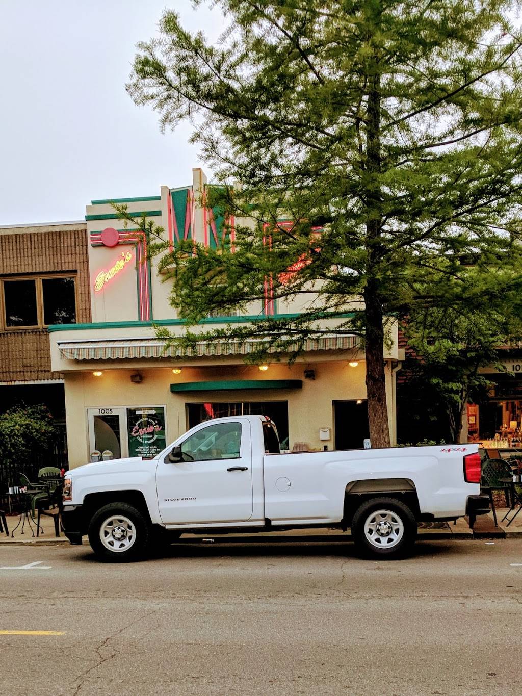 Ernies Cafe & Steak House | restaurant | 1005 E Walnut St, Columbia, MO 65201, USA | 5738747804 OR +1 573-874-7804