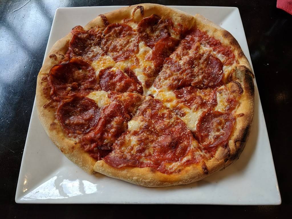 Fire Works Pizza - Courthouse | restaurant | 2350 Clarendon Blvd, Arlington, VA 22201, USA | 7035278700 OR +1 703-527-8700