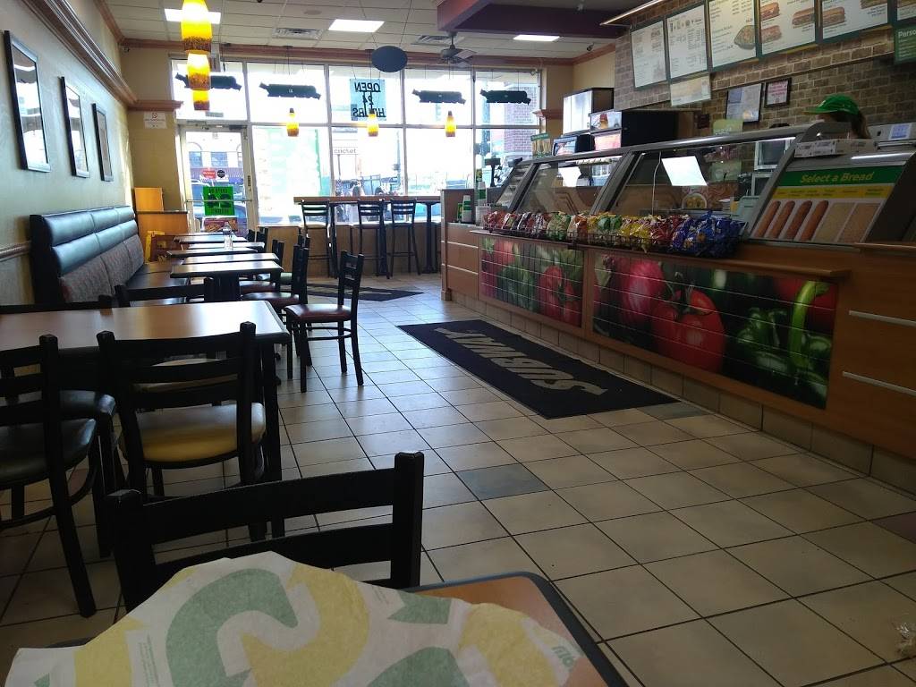 Subway | restaurant | 2352 W Cermak Rd, Chicago, IL 60608, USA | 7732549119 OR +1 773-254-9119