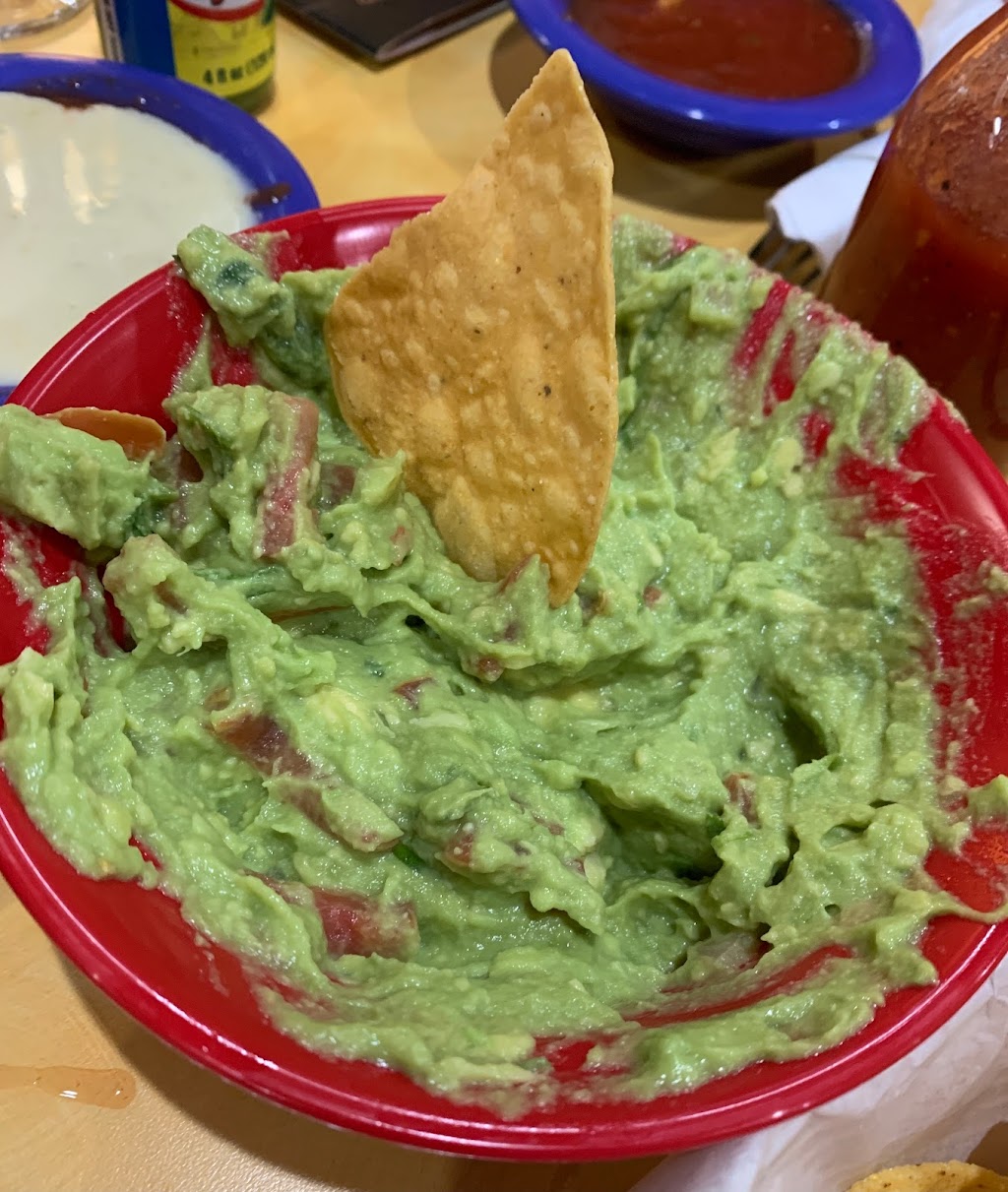 El Canelo | restaurant | 500 S 1st St, Hiawatha, KS 66434, USA | 7857408226 OR +1 785-740-8226