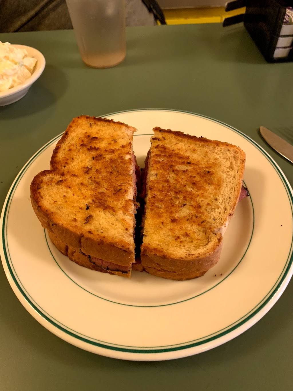 Isaly Co | restaurant | 448 Perry Hwy, West View, PA 15229, USA | 4129319994 OR +1 412-931-9994