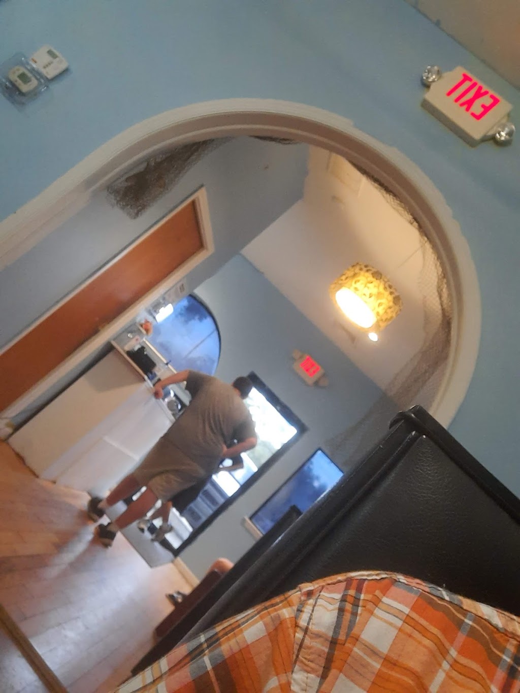 B&B seafood | restaurant | 2302 Crawfordville Hwy, Crawfordville, FL 32327, USA | 8507456598 OR +1 850-745-6598