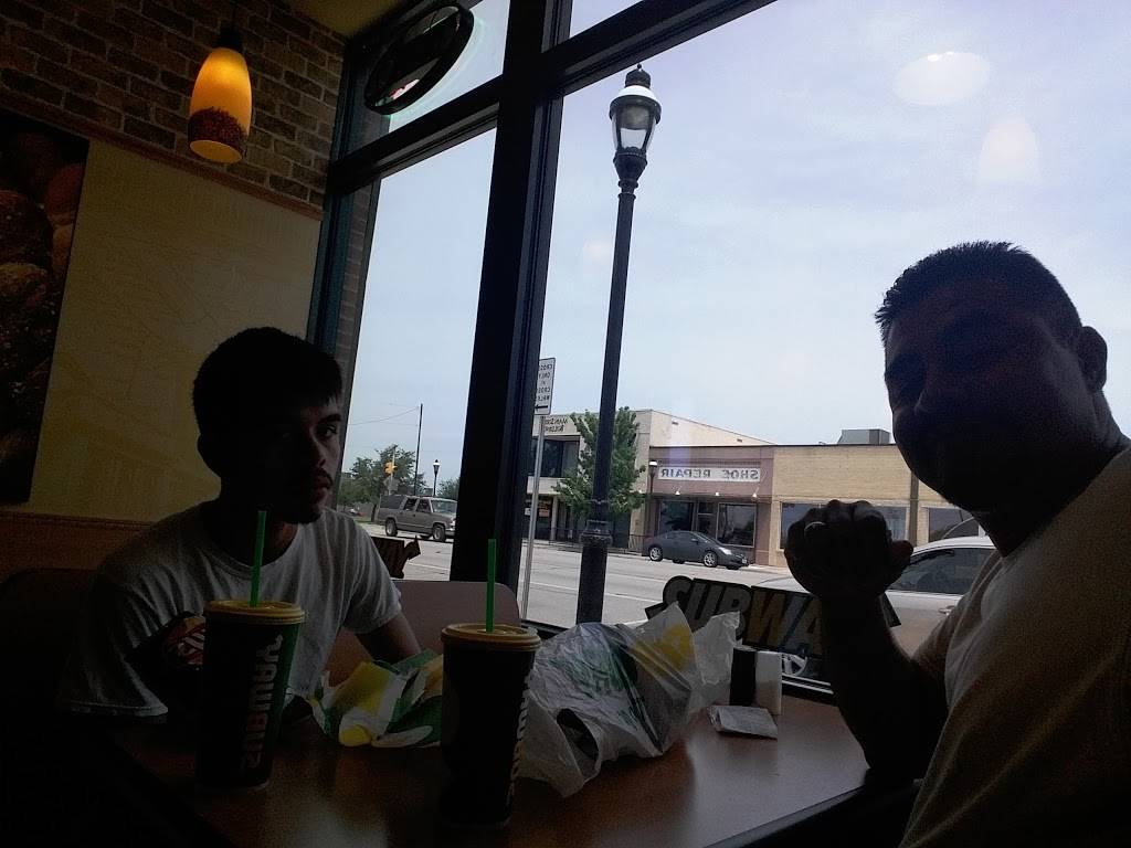 Subway Restaurants | restaurant | 121 E Main St, Grand Prairie, TX 75050, USA | 9726427501 OR +1 972-642-7501