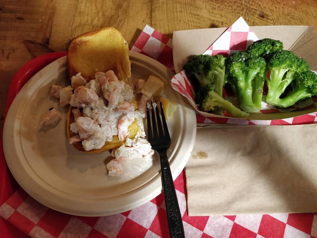 The Local Oyster | restaurant | Quarter Market, 4238 Wilson Blvd Level C, Arlington, VA 22203, USA | 8447482537 OR +1 844-748-2537