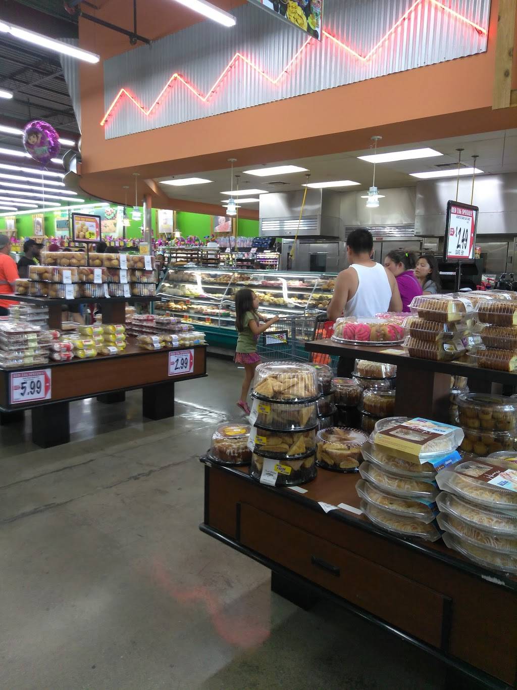 Superior Grocers | bakery | 111 E Compton Blvd, Compton, CA 90220, USA | 3106321178 OR +1 310-632-1178