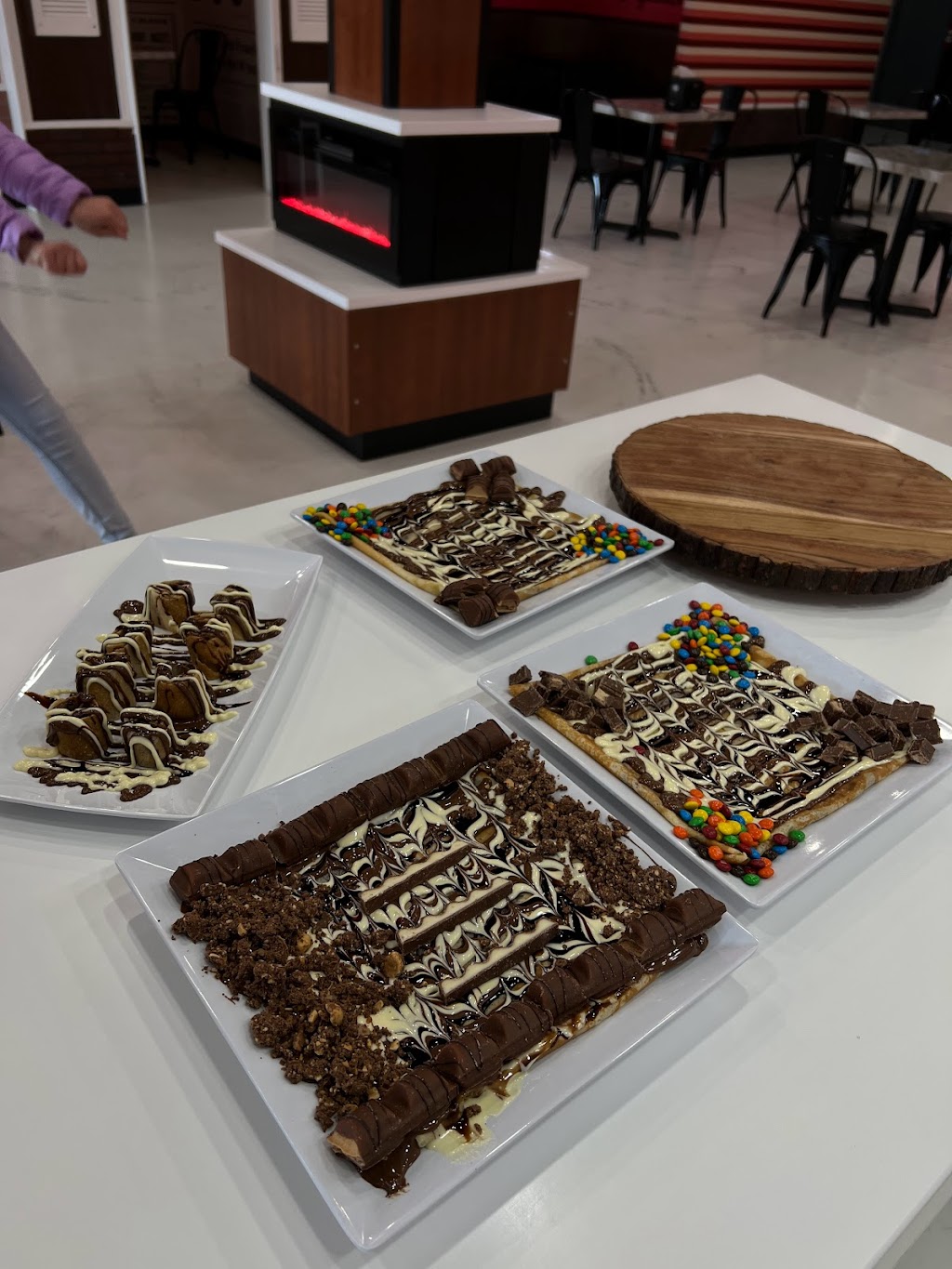 La Gelati | restaurant | 15444 Haggerty Rd, Plymouth, MI 48170, USA | 7346673074 OR +1 734-667-3074