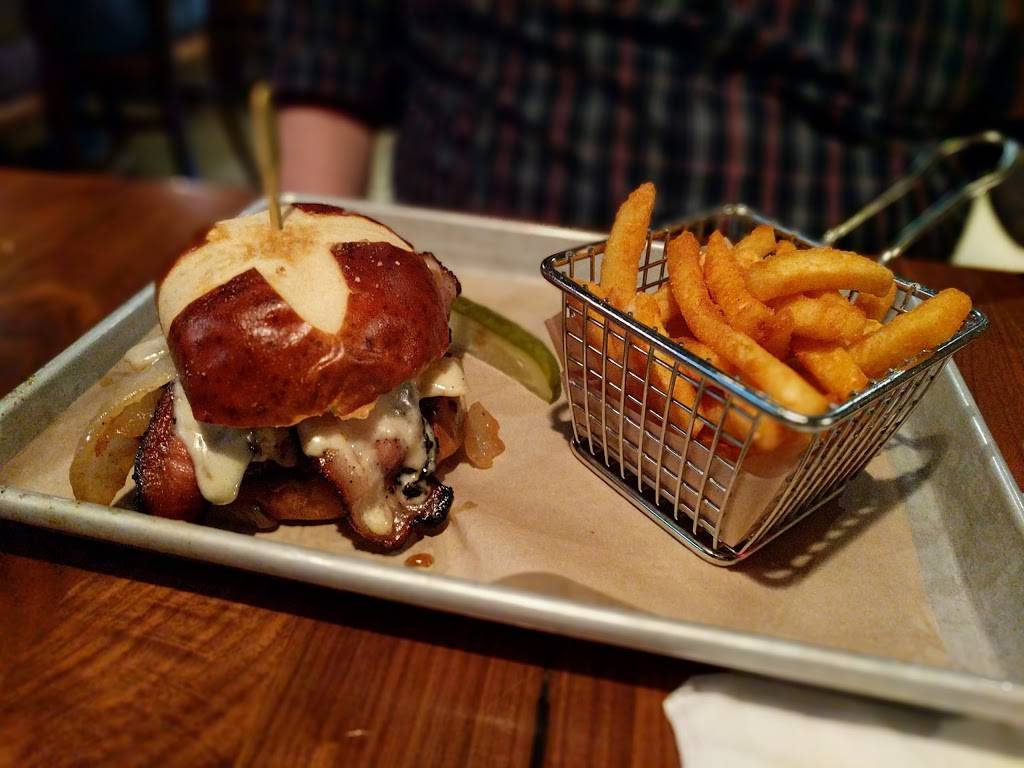 Palmyra Pub and Eatery | restaurant | 628 Palmyra Rd, Dixon, IL 61021, USA | 8152886300 OR +1 815-288-6300