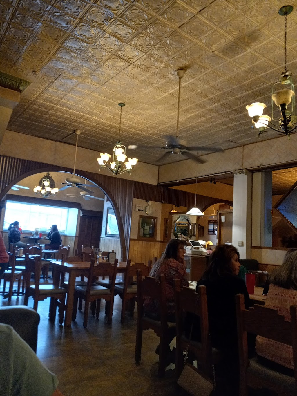 El Rialto Restaurant | night club | 141 Bridge St, Las Vegas, NM 87701, USA | 5054540037 OR +1 505-454-0037