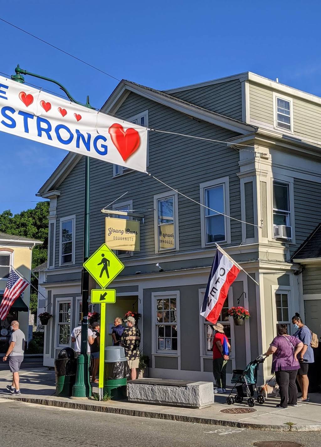 Young Buns Doughnuts | restaurant | 46 W Main St, Mystic, CT 06355, USA | 8604158372 OR +1 860-415-8372