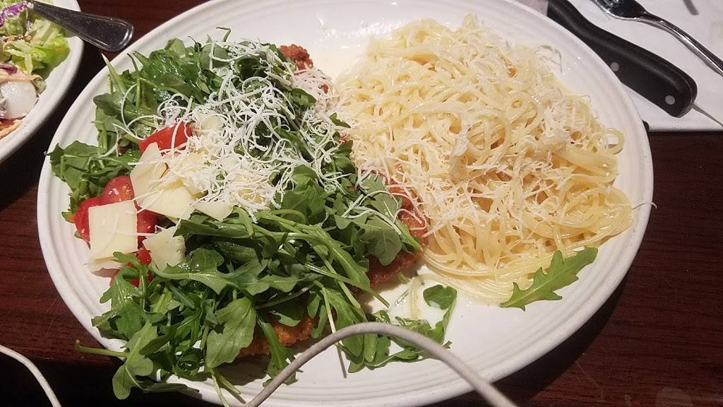 Carrabbas Italian Grill | restaurant | 18600 NW 87th Ave, Miami Gardens, FL 33015, USA | 3058169131 OR +1 305-816-9131