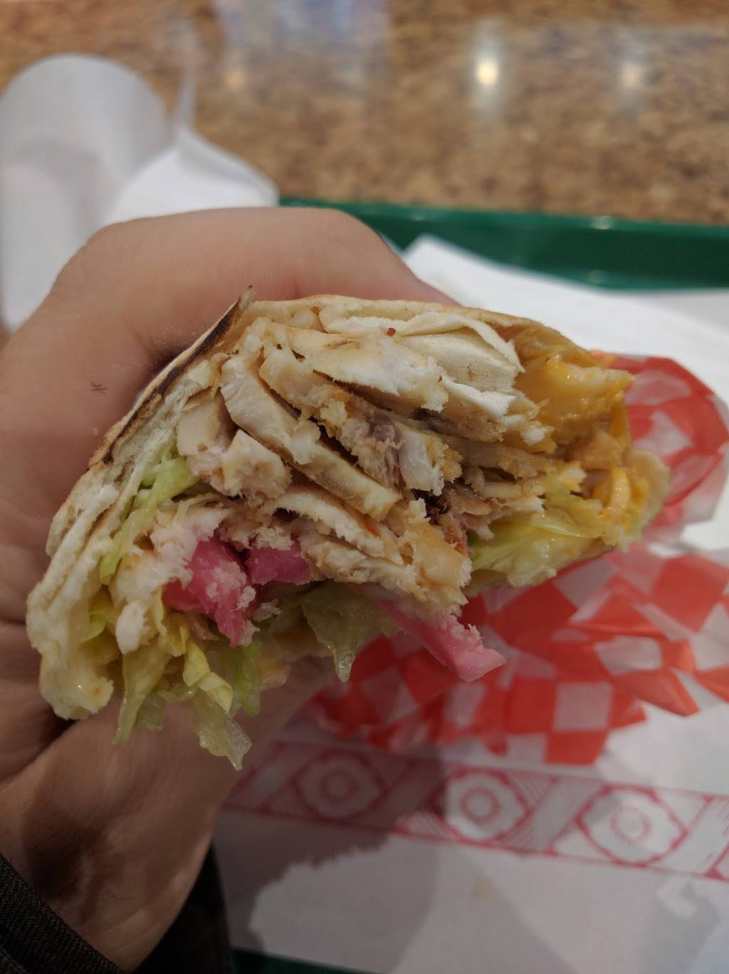 Shawarma Mangos - St Laurent | restaurant | 1020 St Laurent Blvd, Ottawa, ON K1K 4S2, Canada | 6135262526 OR +1 613-526-2526