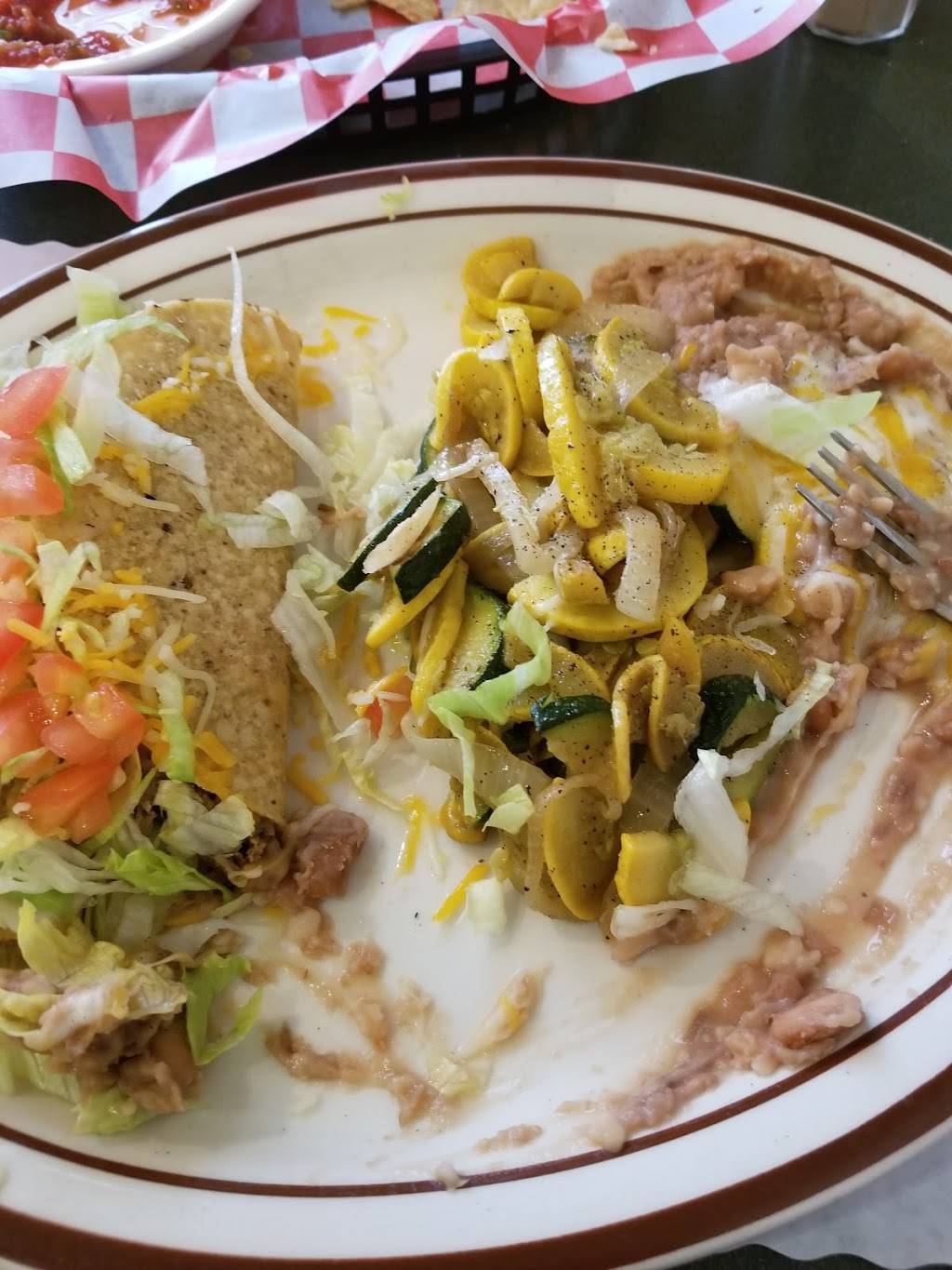 La Dos Gringas | restaurant | 2100 Camino Del Llano, Belen, NM 87002, USA | 5055698888 OR +1 505-569-8888