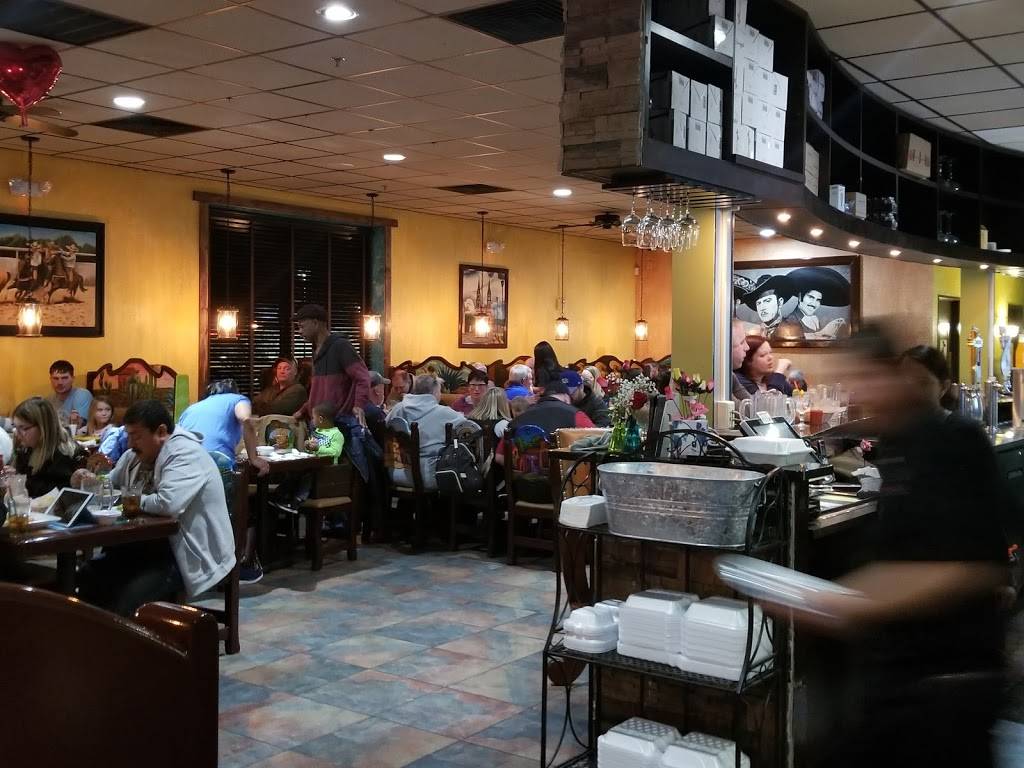 Los Tapatíos Mexican Grill and Bar | restaurant | 3905 Twin Creek Dr, Bellevue, NE 68123, USA | 4028109722 OR +1 402-810-9722