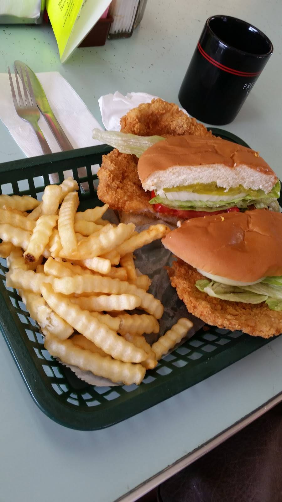 The Fort Diner | restaurant | 801 Ave H, Fort Madison, IA 52627, USA | 3193721949 OR +1 319-372-1949