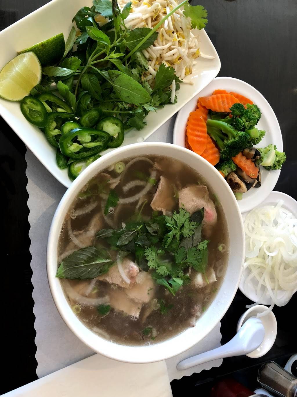 Pho Hot | restaurant | 6306 San Fernando Rd, Glendale, CA 91201, USA | 8186962255 OR +1 818-696-2255