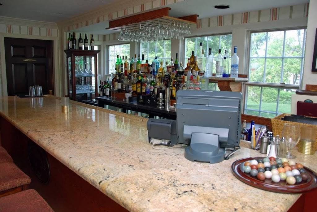 Kenyon Inn & Restaurant | restaurant | 5000, 100 W Wiggin St, Gambier, OH 43022, USA | 7404272202 OR +1 740-427-2202