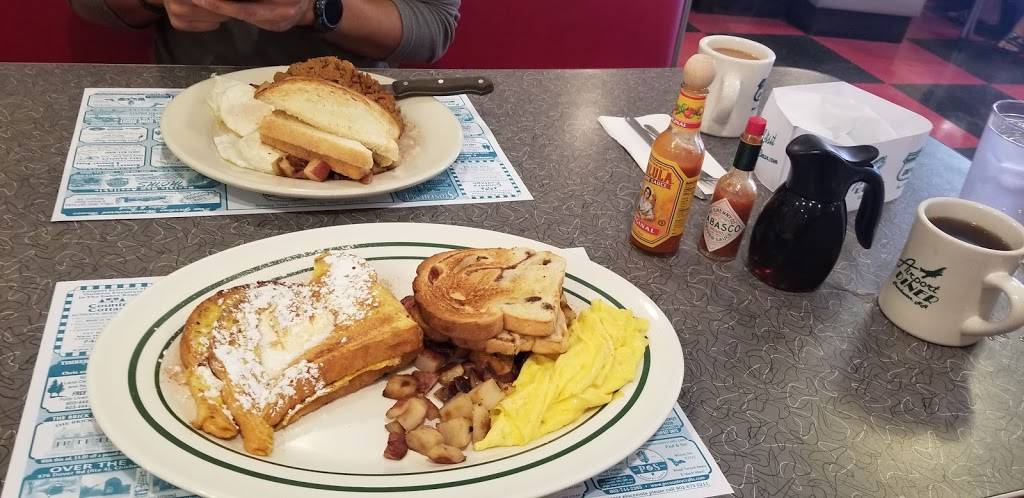 104 Diner | restaurant | 752 NH-104, New Hampton, NH 03256, USA | 6037440120 OR +1 603-744-0120