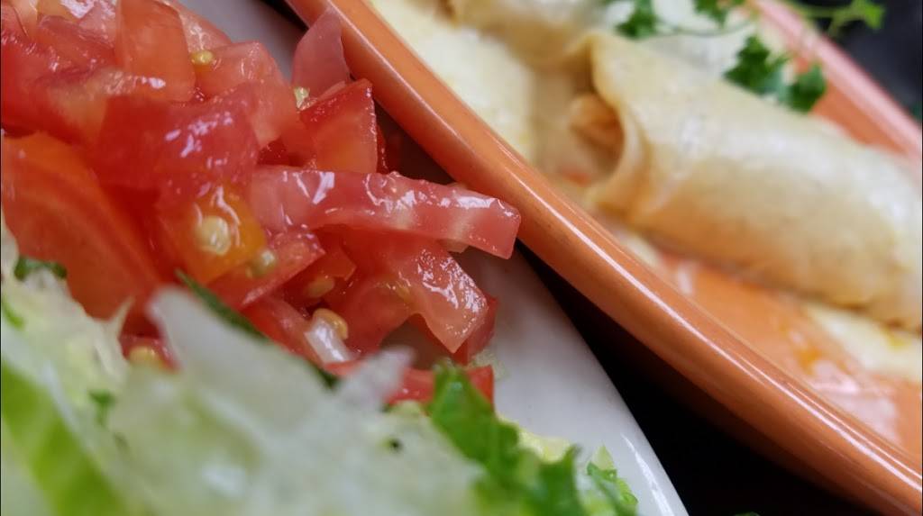 Phil Sandovals | restaurant | 6125 University Dr E-18, Huntsville, AL 35806, USA | 2564895711 OR +1 256-489-5711