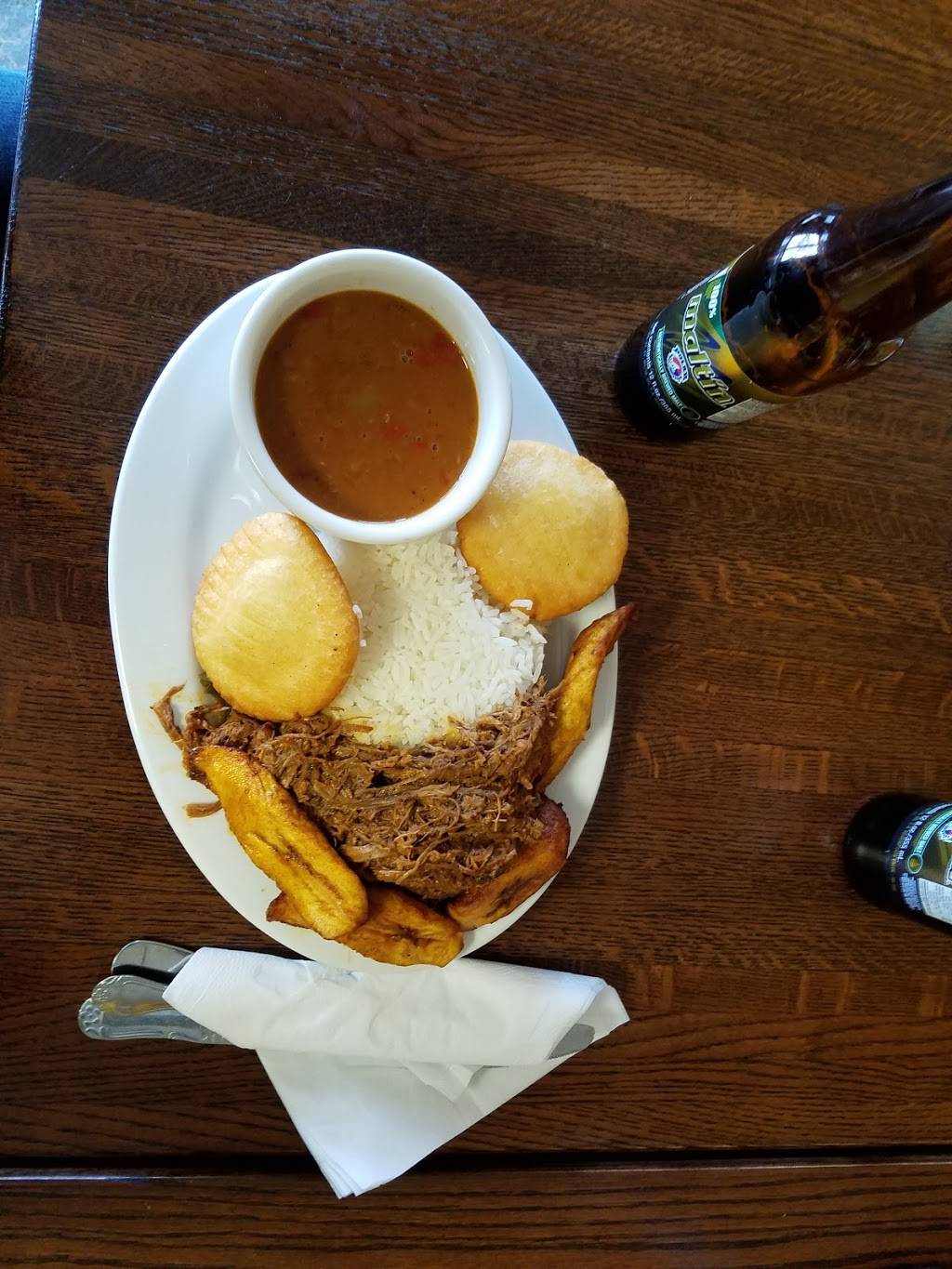 Viva Mi Arepa | restaurant | 5197 Washington St, West Roxbury, MA 02132, USA | 6173237844 OR +1 617-323-7844