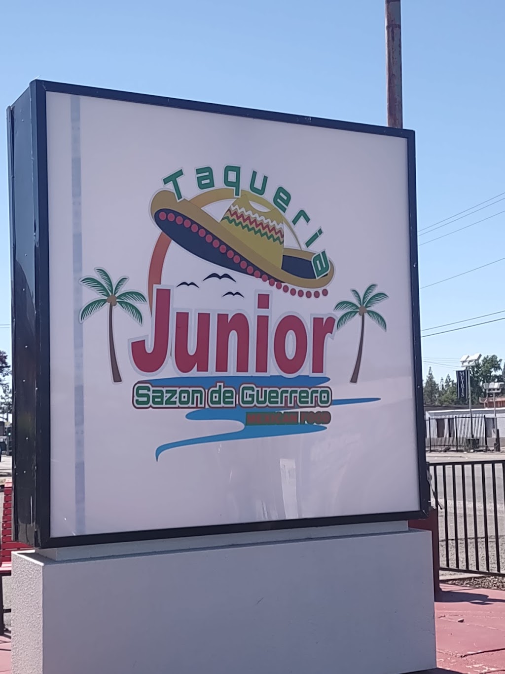 Taqueria Junior | restaurant | 2330 Arden Way, Sacramento, CA 95825, USA | 9165952995 OR +1 916-595-2995