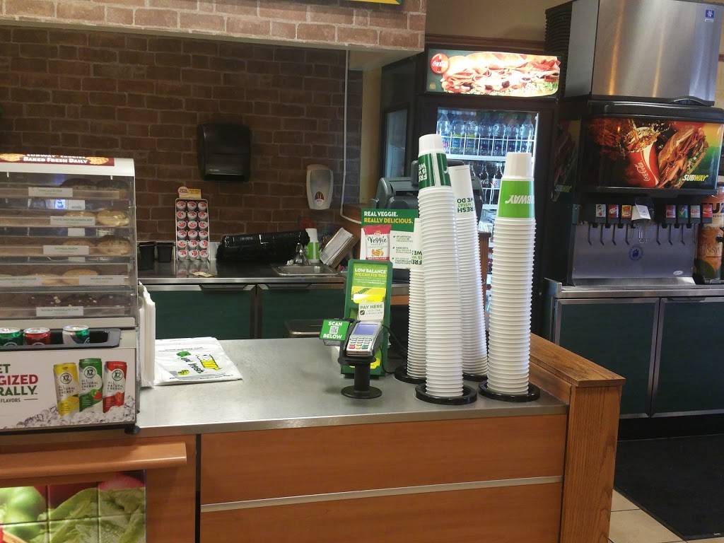 Subway | restaurant | 9523 Kings Charter Dr, Ashland, VA 23005, USA | 8045501725 OR +1 804-550-1725