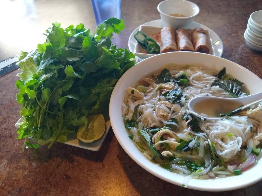 Pho Vy | restaurant | 9607 Broadway St, Pearland, TX 77584, USA | 7133403200 OR +1 713-340-3200