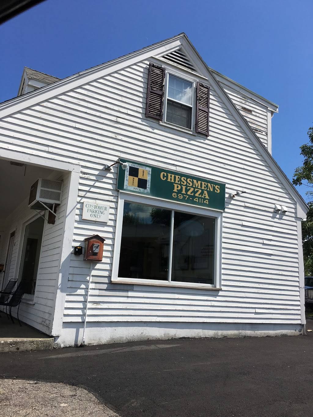 Chessmens Pizza Bridgewater | meal delivery | 16 Central Square, Bridgewater, MA 02324, USA | 5086974114 OR +1 508-697-4114