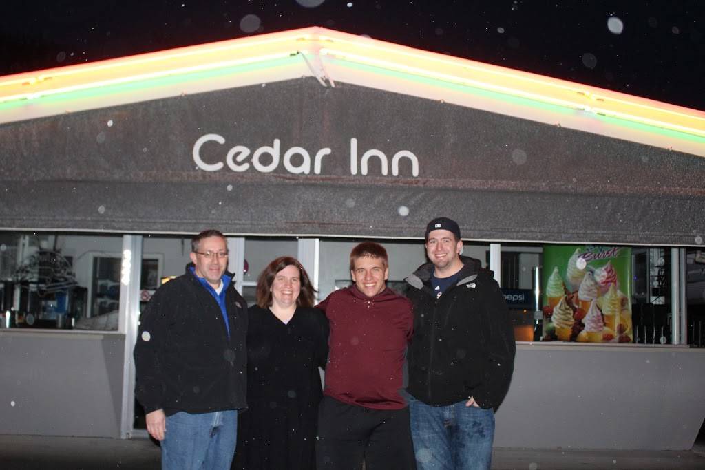 Cedar Inn Drive-In | restaurant | 324 N Grove St, Blue Earth, MN 56013, USA | 5075265612 OR +1 507-526-5612