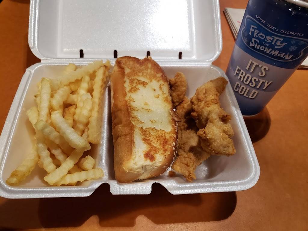 Raising Canes Chicken Fingers | meal takeaway | 1108 Cpl Max Donahue Ln, Highlands Ranch, CO 80129, USA | 3037910020 OR +1 303-791-0020