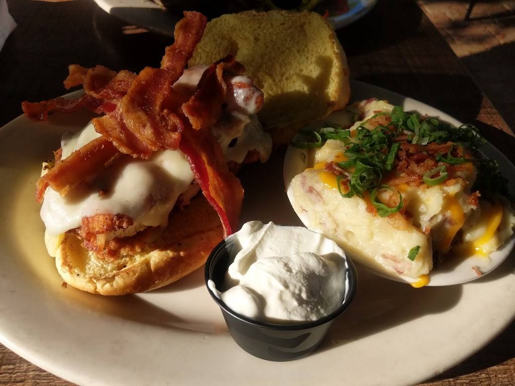 Gecko’s Grill & Pub | meal takeaway | 1900 Hillview St, Sarasota, FL 34239, USA | 9419532929 OR +1 941-953-2929