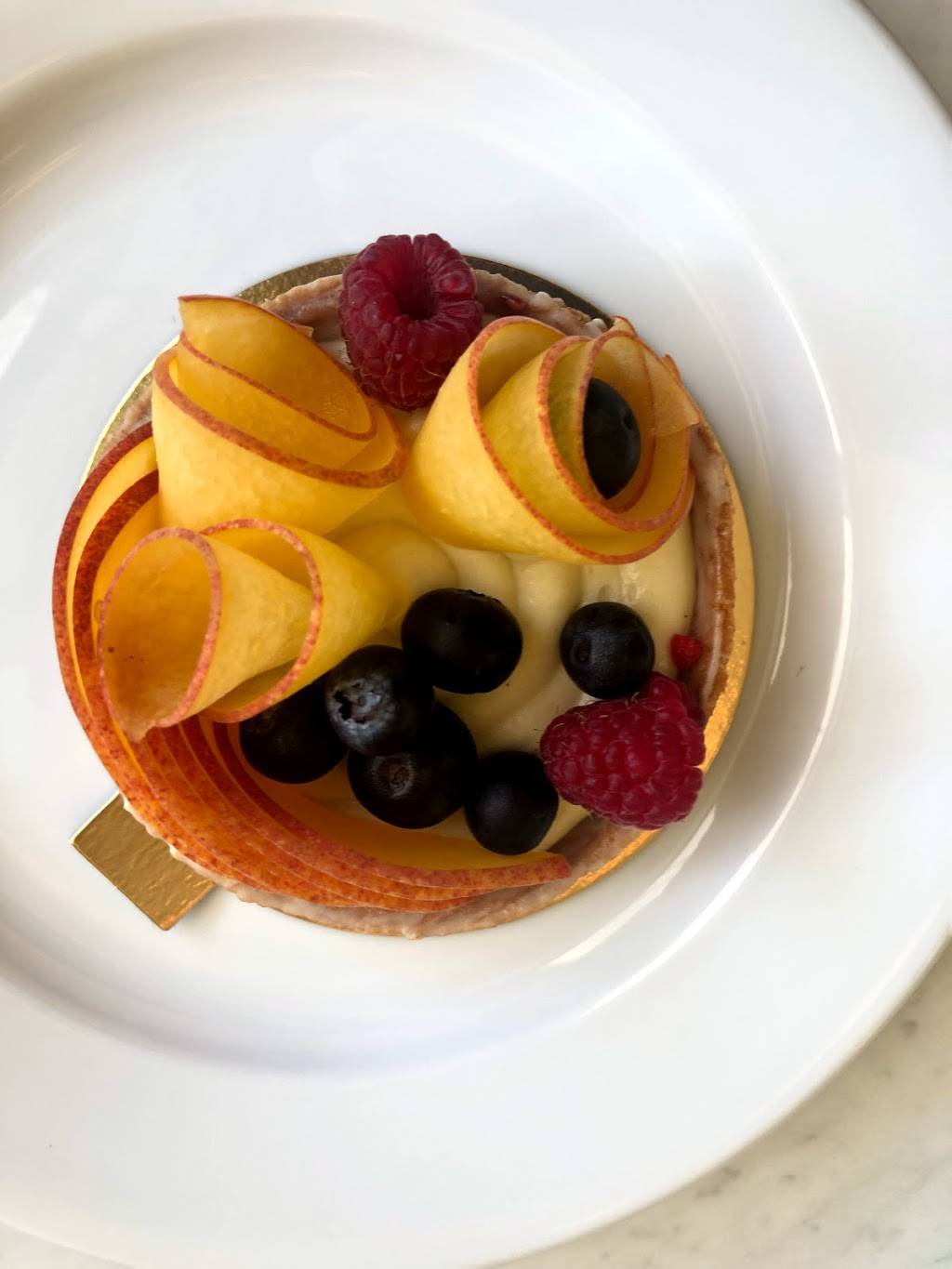 Le Marais Bakery | cafe | 2066 Chestnut St, San Francisco, CA 94123, USA | 4153599801 OR +1 415-359-9801