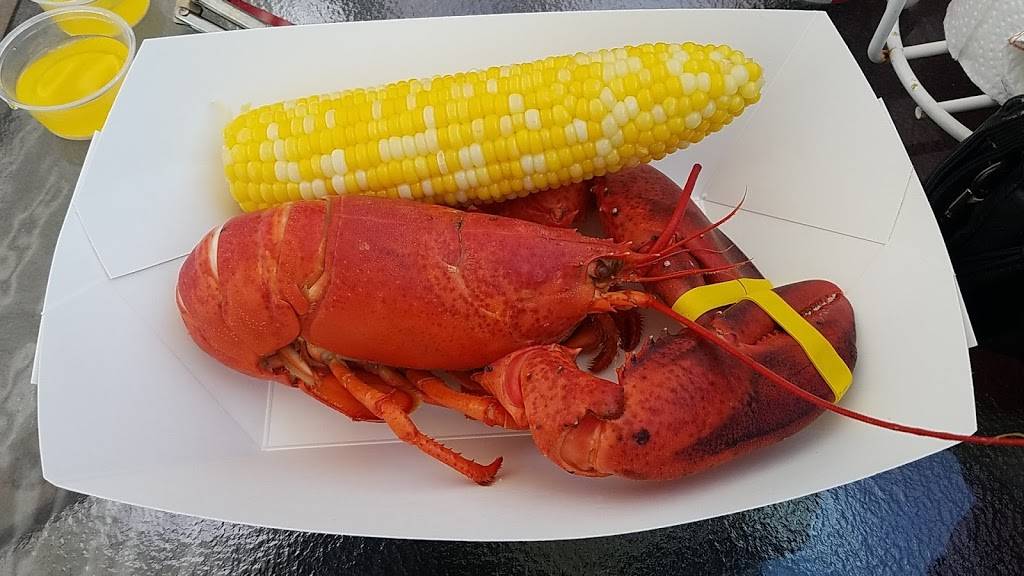 Morrisons Lobsters | restaurant | 11 Badgers Island W, Kittery, ME 03904, USA | 2074392501 OR +1 207-439-2501
