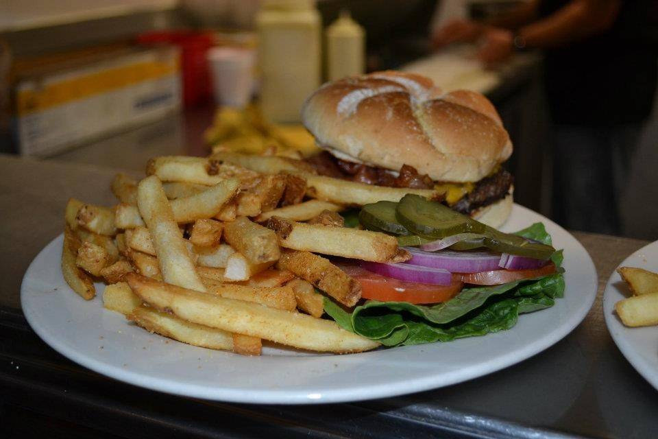 Champs BBQ Smokehouse | restaurant | 35315 Merle Haggard Dr, Bakersfield, CA 93308, USA | 6613918334 OR +1 661-391-8334