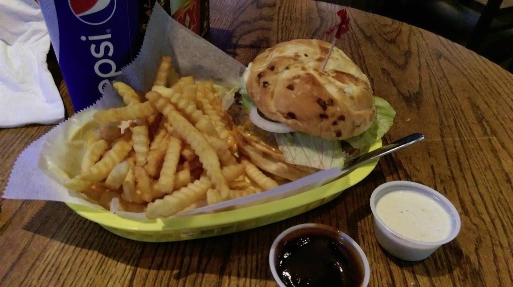 Blue Line Bar & Grill | restaurant | 475 S Grace St, Addison, IL 60101, USA | 6305437825 OR +1 630-543-7825