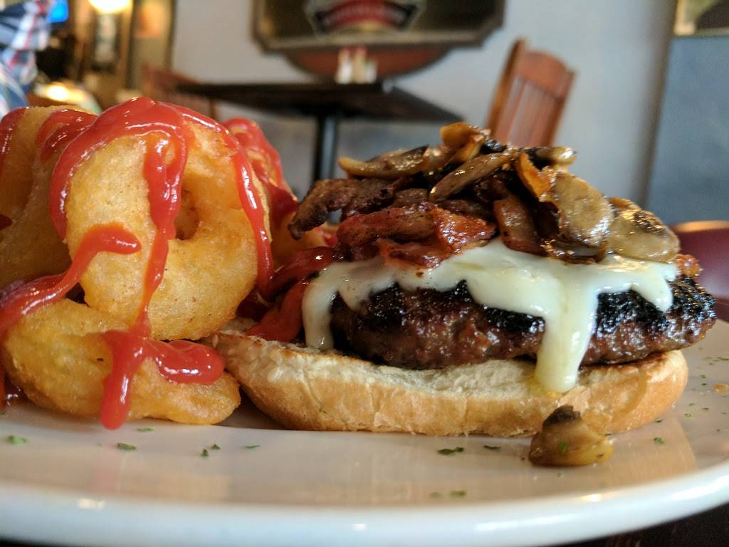 Thirsty Fox Pub | restaurant | 1028 Eglinton Ave W, Toronto, ON M6C 2C5, Canada | 6473477474 OR +1 647-347-7474