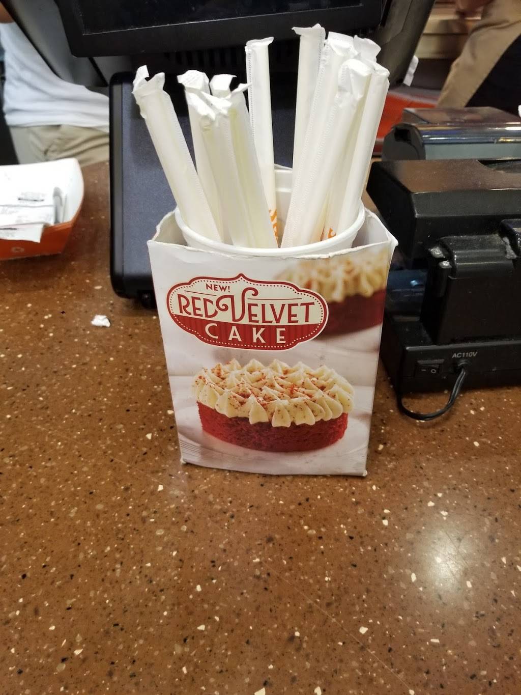 Popeyes Louisiana Kitchen | restaurant | Centre Mall, 30 Mall Dr W #3288, Jersey City, NJ 07310, USA | 2016568080 OR +1 201-656-8080