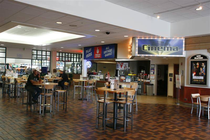 Moes Deli | cafe | 10350 N Vancouver Way, Portland, OR 97217, USA | 5033450300 OR +1 503-345-0300