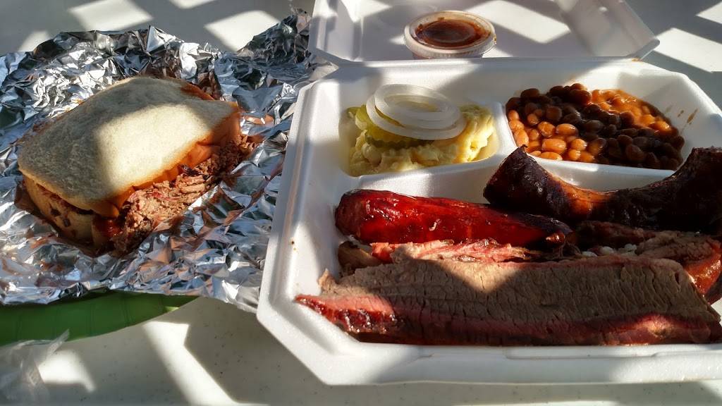Whups Boomerang Barbecue | restaurant | 1203 Bennett St, Marlin, TX 76661, USA | 2548835770 OR +1 254-883-5770