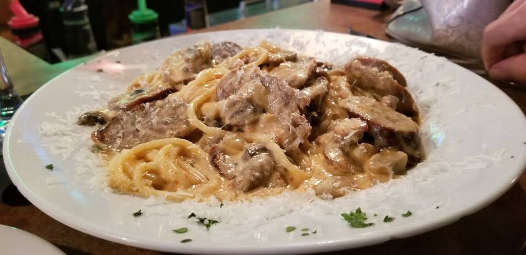 Bella Roma | restaurant | 134 E Market St, New Albany, IN 47150, USA | 8127259495 OR +1 812-725-9495