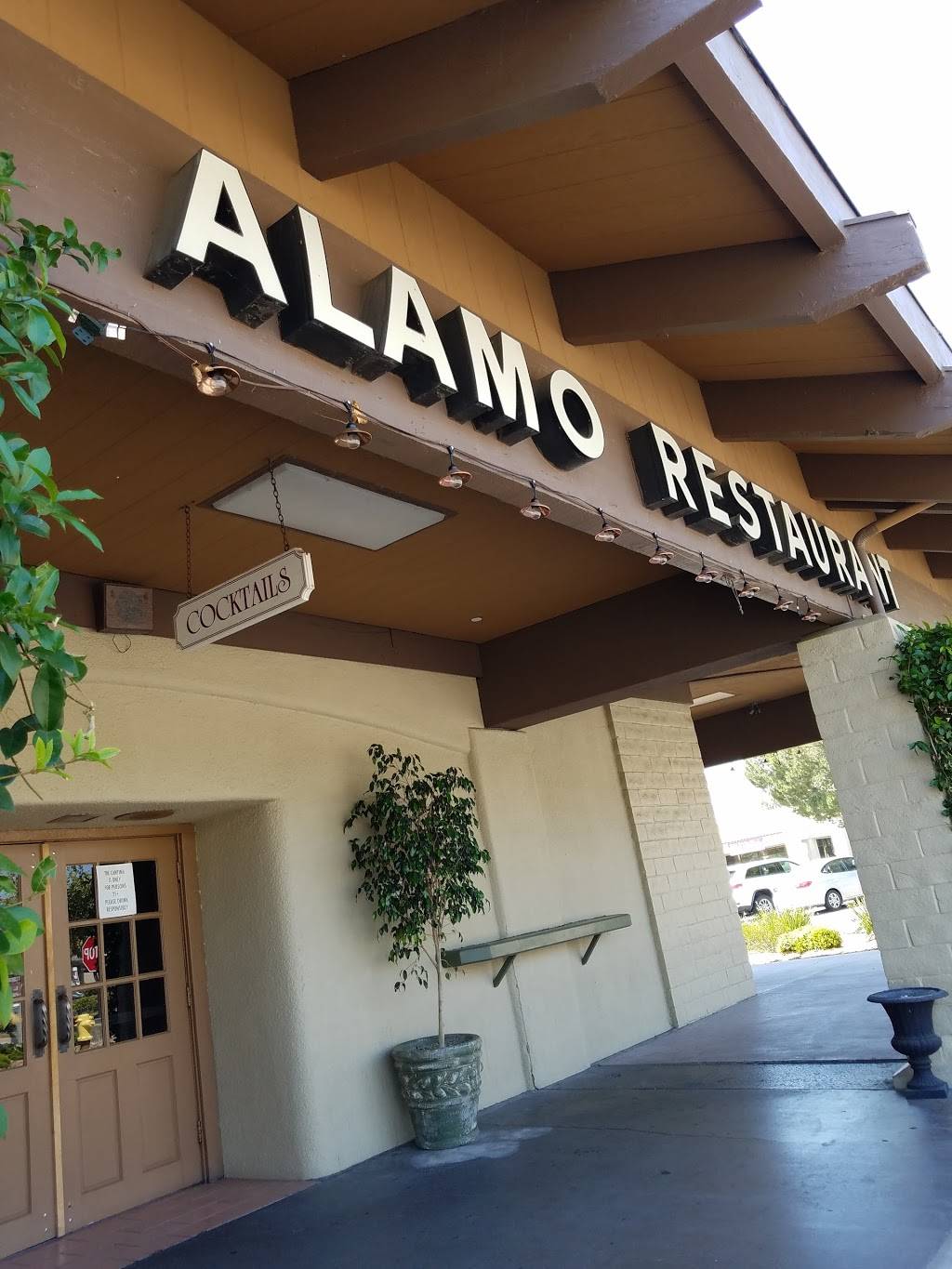 The Alamo Bar & Grill | restaurant | 2311 Borchard Rd, Newbury Park, CA 91320, USA | 8054983115 OR +1 805-498-3115
