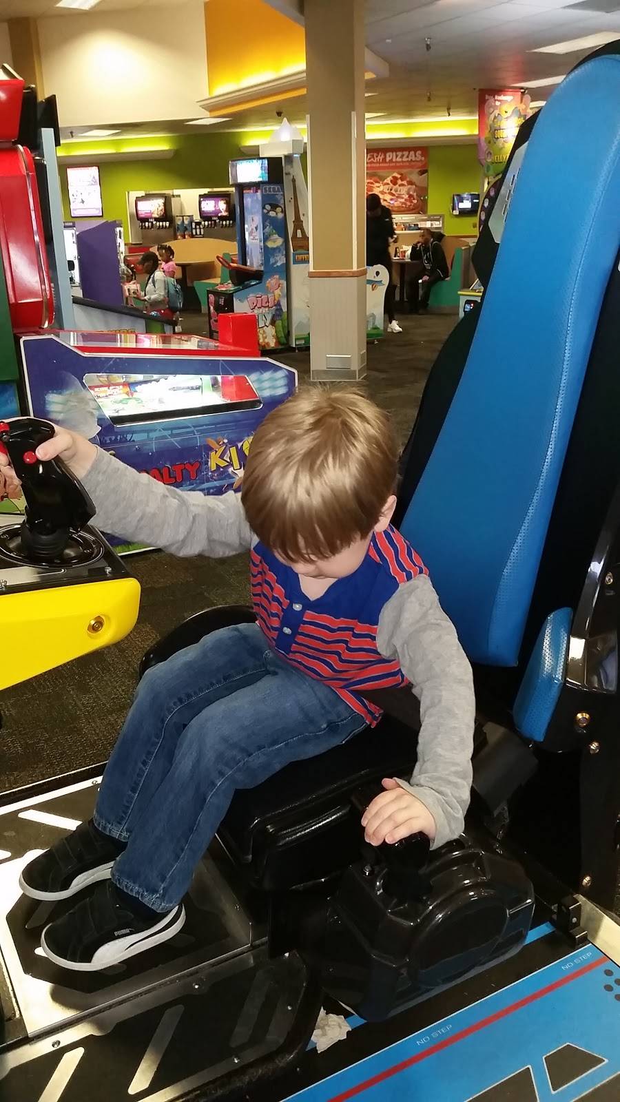 Chuck E. Cheeses | restaurant | 2701 S Chase Ave, Milwaukee, WI 53207, USA | 4144838655 OR +1 414-483-8655