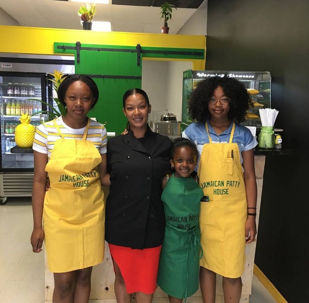 Jamaican Patty House | restaurant | 12 King St E, Cobourg, ON K9A 1K7, Canada | 9053728118 OR +1 905-372-8118