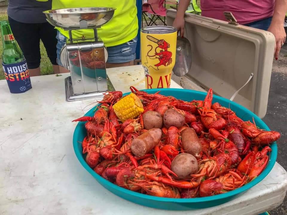 Winnies Watering Hole | restaurant | 111 Plantation Dr, Lake Jackson, TX 77566, USA | 9792973698 OR +1 979-297-3698